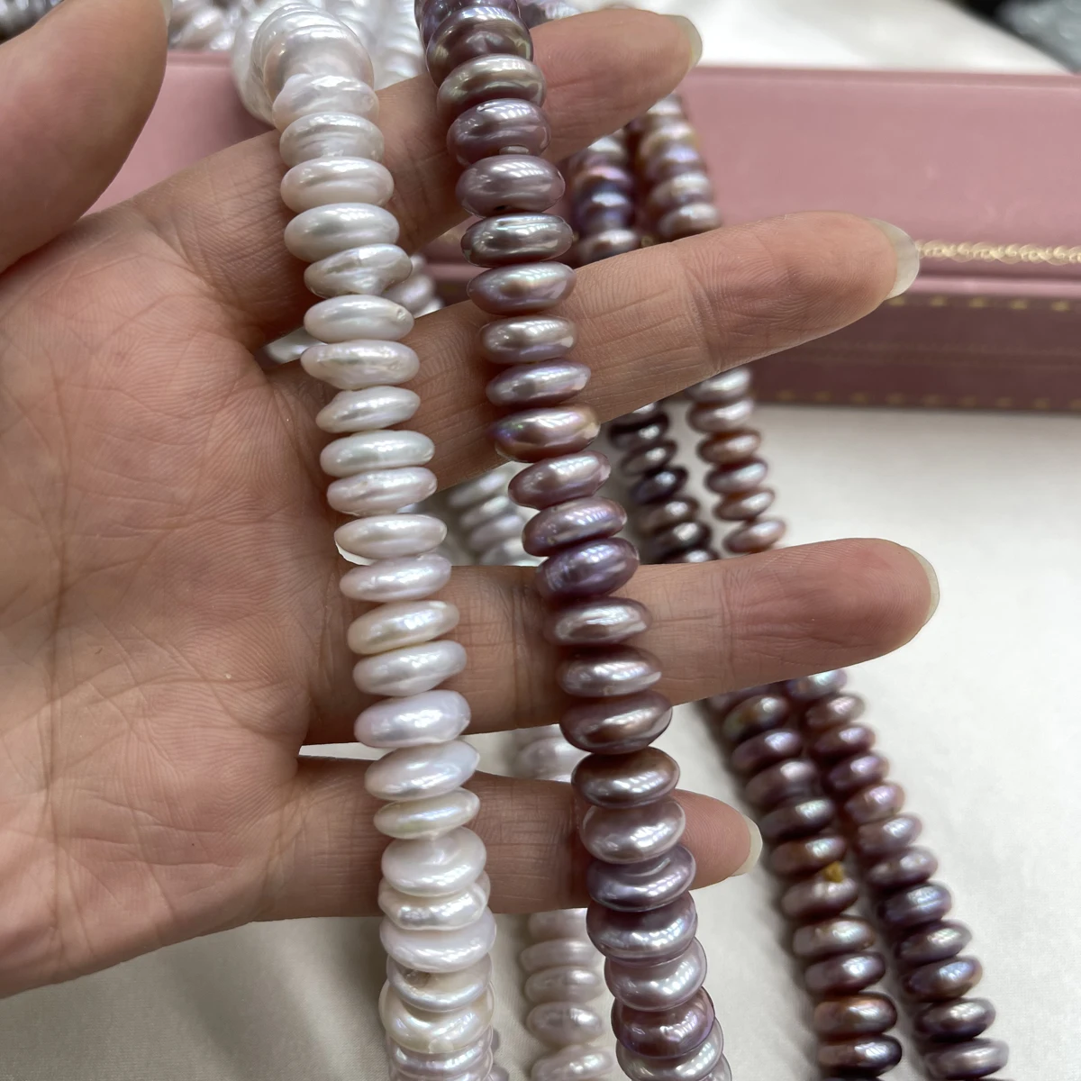 Natural Freshwater Pearl 13-14mm White Purple Button Jewelry Make DIY Necklace Earring Bracelet Accessory Gift Factory Wholesale
Natural Freshwater Pearl 13-14mm White Purple Button Jewelry Make DIY Necklace Earring Bracelet Accessory Gift Factory Wholesale