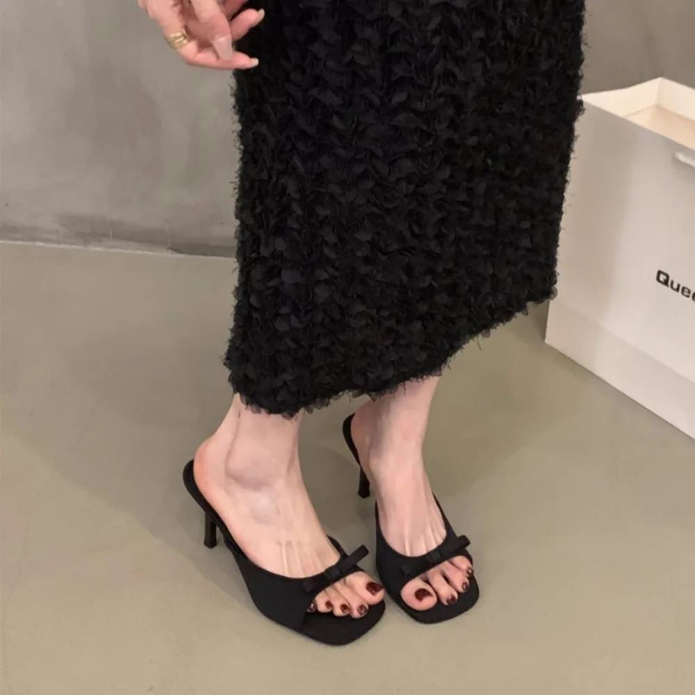 New Satin Bow Sandals Mules Women Square Toe Open Toe High Heels Summer Street Style Sandals Summer Zapatillas Mujer Slipper
New Satin Bow Sandals Mules Women Square Toe Open Toe High Heels Summer Street Style Sandals Summer Zapatillas Mujer Slipper