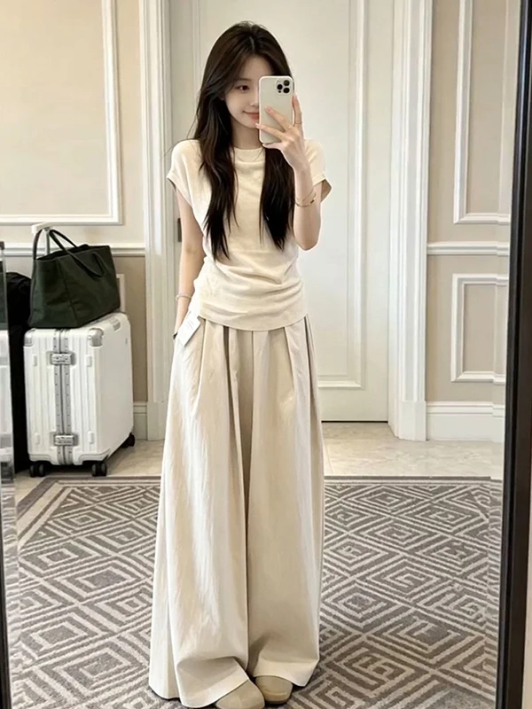 plus Size Women's Fashion Set Short Sleeve T-Shirt And Wide Leg Pants Slimming Effect Summer Casual High Waist Long Pants
plus Size Women's Fashion Set Short Sleeve T-Shirt And Wide Leg Pants Slimming Effect Summer Casual High Waist Long Pants