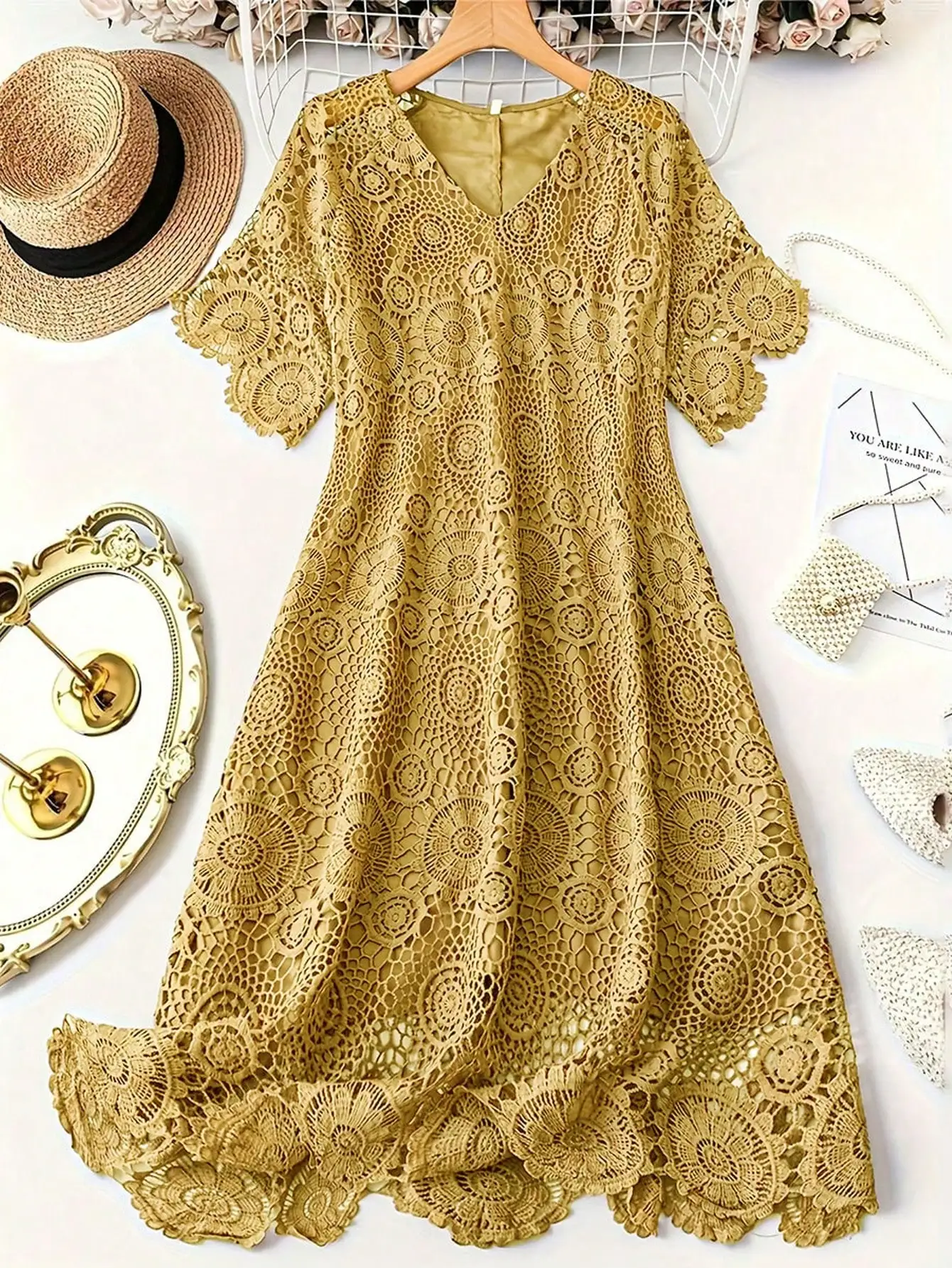 Plus Size Lace V-Neck A-Line Dress Short Sleeve Scalloped Hem Women Spring Summer Elegant
Plus Size Lace V-Neck A-Line Dress Short Sleeve Scalloped Hem Women Spring Summer Elegant