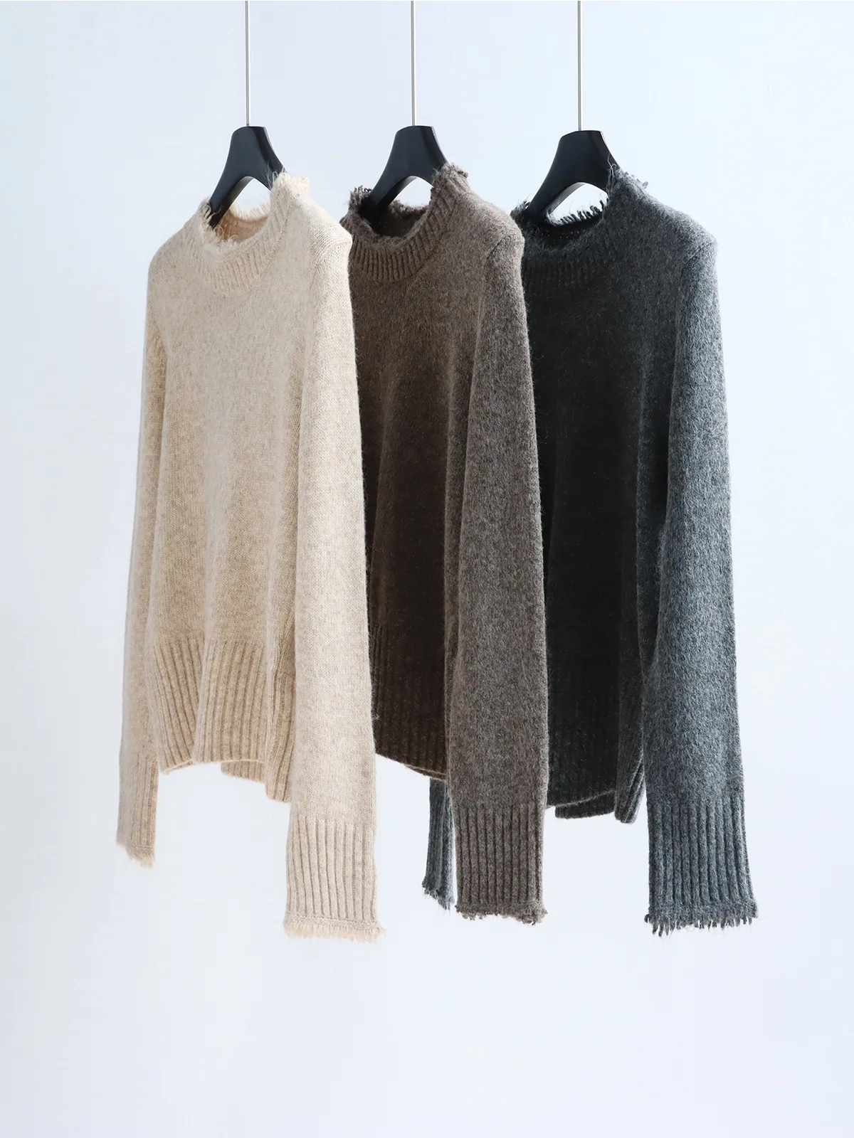 Dave&Di Knitted sweater, fashionable tassel hem, winter long sleeved inner sweater, versatile short top
Dave&Di Knitted sweater, fashionable tassel hem, winter long sleeved inner sweater, versatile short top