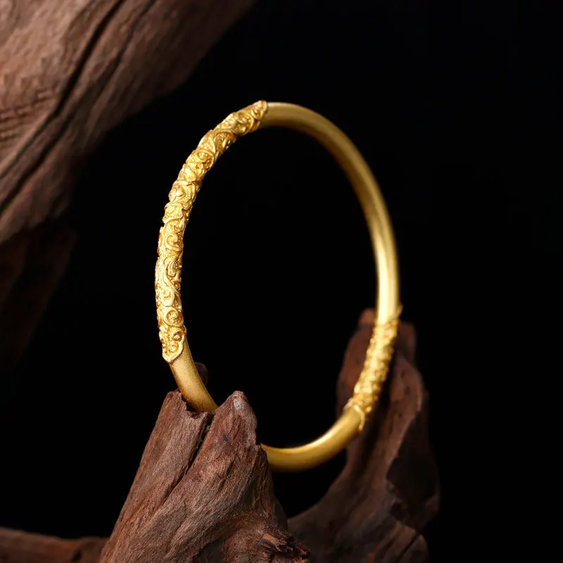 Retro Chinese Gold-plated Brass Bangle for Women Ancient Hand Craving Traditional Auspicious Patterns Luxury Jewelry Couple Gift 
Retro Chinese Gold-plated Brass Bangle for Women Ancient Hand Craving Traditional Auspicious Patterns Luxury Jewelry Couple Gift