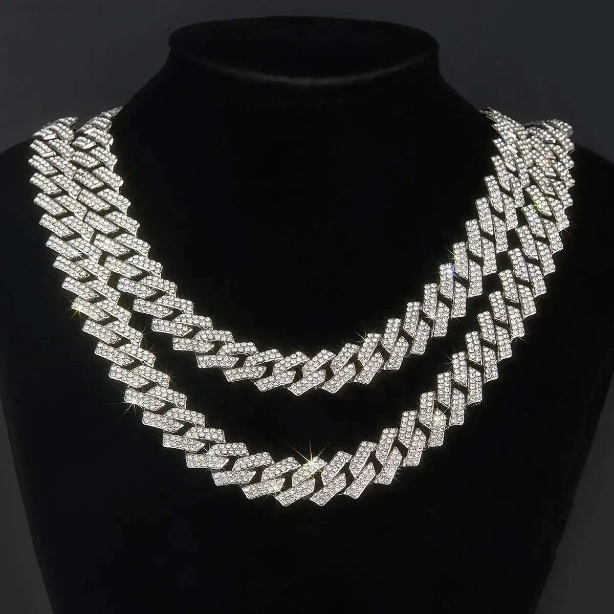 Mens Cuban Link Chain Miami Cuban Necklace 18K Gold Silver Chain Diamond Cut Chains for Men Women 15mm Iced Out Hip Hop Jewelry
Mens Cuban Link Chain Miami Cuban Necklace 18K Gold Silver Chain Diamond Cut Chains for Men Women 15mm Iced Out Hip Hop Jewelry