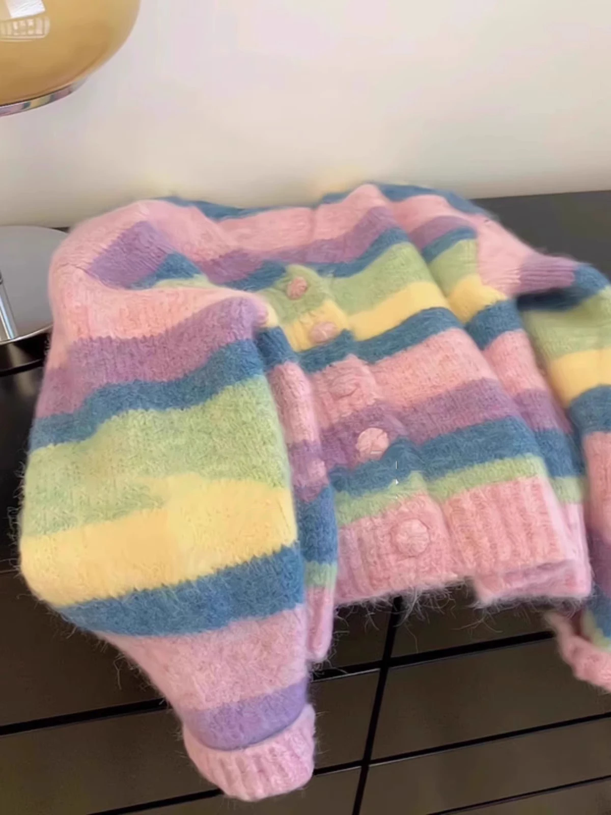 Rainbow Striped Retro V-neck Cardigan Sweater Candy Colored Soft Sticky Coat Soft Warm Fashionable Sweater 2024 New Women's Top
Rainbow Striped Retro V-neck Cardigan Sweater Candy Colored Soft Sticky Coat Soft Warm Fashionable Sweater 2024 New Women's Top