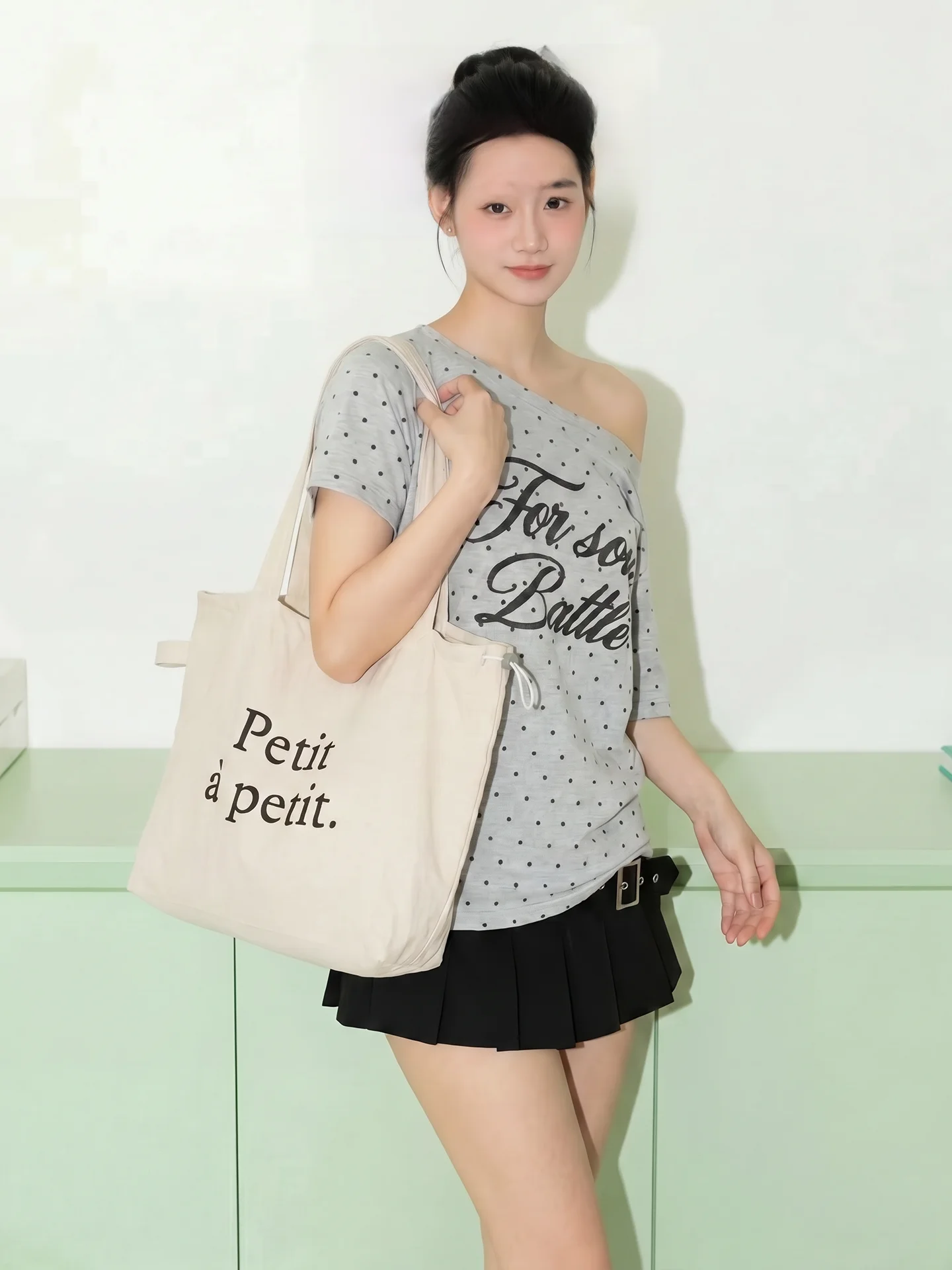 Large Capacity Canvas Linen Tote Bag with Drawstring Single Shoulder Retro Orange Girl Artistic Commuting Versatile Handbag
Large Capacity Canvas Linen Tote Bag with Drawstring Single Shoulder Retro Orange Girl Artistic Commuting Versatile Handbag