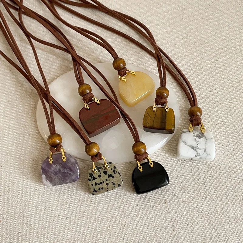 Retro Luxury Resin Metal Necklace for Women Autumn Winter Stylish Elegant Versatile Sweater Chain Daily Accessory
Retro Luxury Resin Metal Necklace for Women Autumn Winter Stylish Elegant Versatile Sweater Chain Daily Accessory