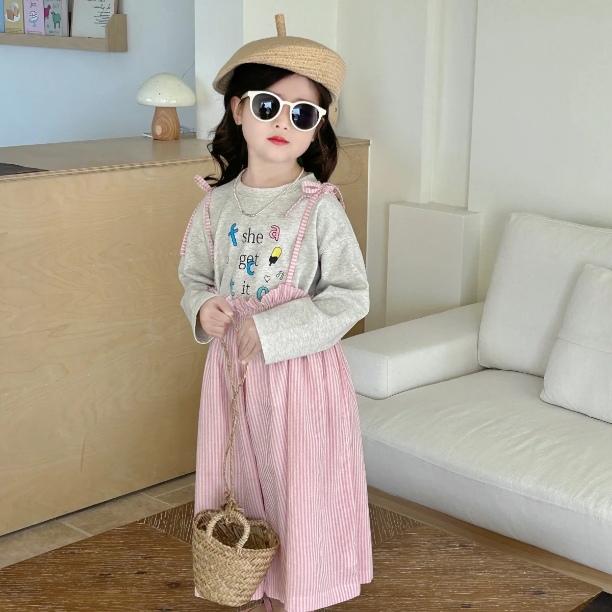 Children's Clothing 2024 Spring Striped New For Small And Medium-Sized Girls With Shoulder Straps, T-Shirts, Wide Leg Pants, A
Children's Clothing 2024 Spring Striped New For Small And Medium-Sized Girls With Shoulder Straps, T-Shirts, Wide Leg Pants, A