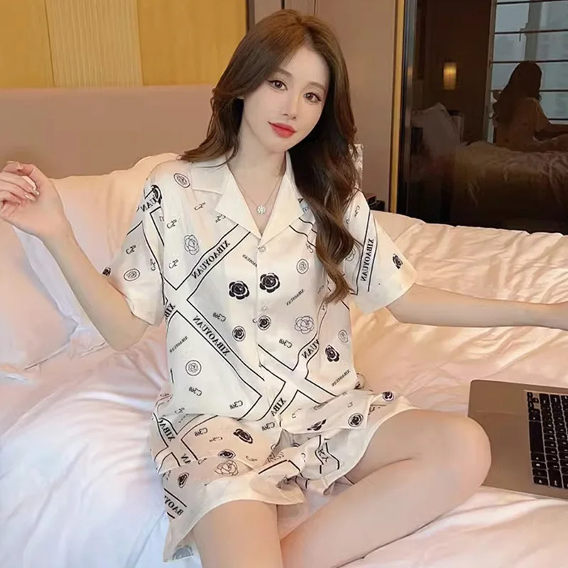 Summer New Women's Advanced Sense of Ice Silk Pajamas Homewear Sets Girls Short-Sleeved Shorts Nightgowns Pajamas Homewear Sets
Summer New Women's Advanced Sense of Ice Silk Pajamas Homewear Sets Girls Short-Sleeved Shorts Nightgowns Pajamas Homewear Sets