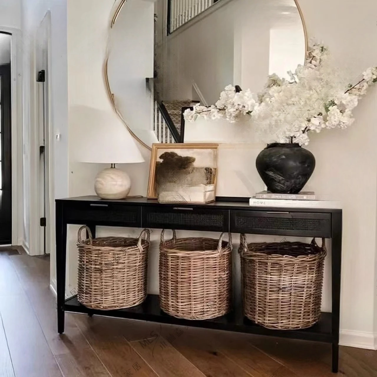 French retro entrance cabinet American entry living room decorative display cabinet storage strip case wall side cabinet
French retro entrance cabinet American entry living room decorative display cabinet storage strip case wall side cabinet