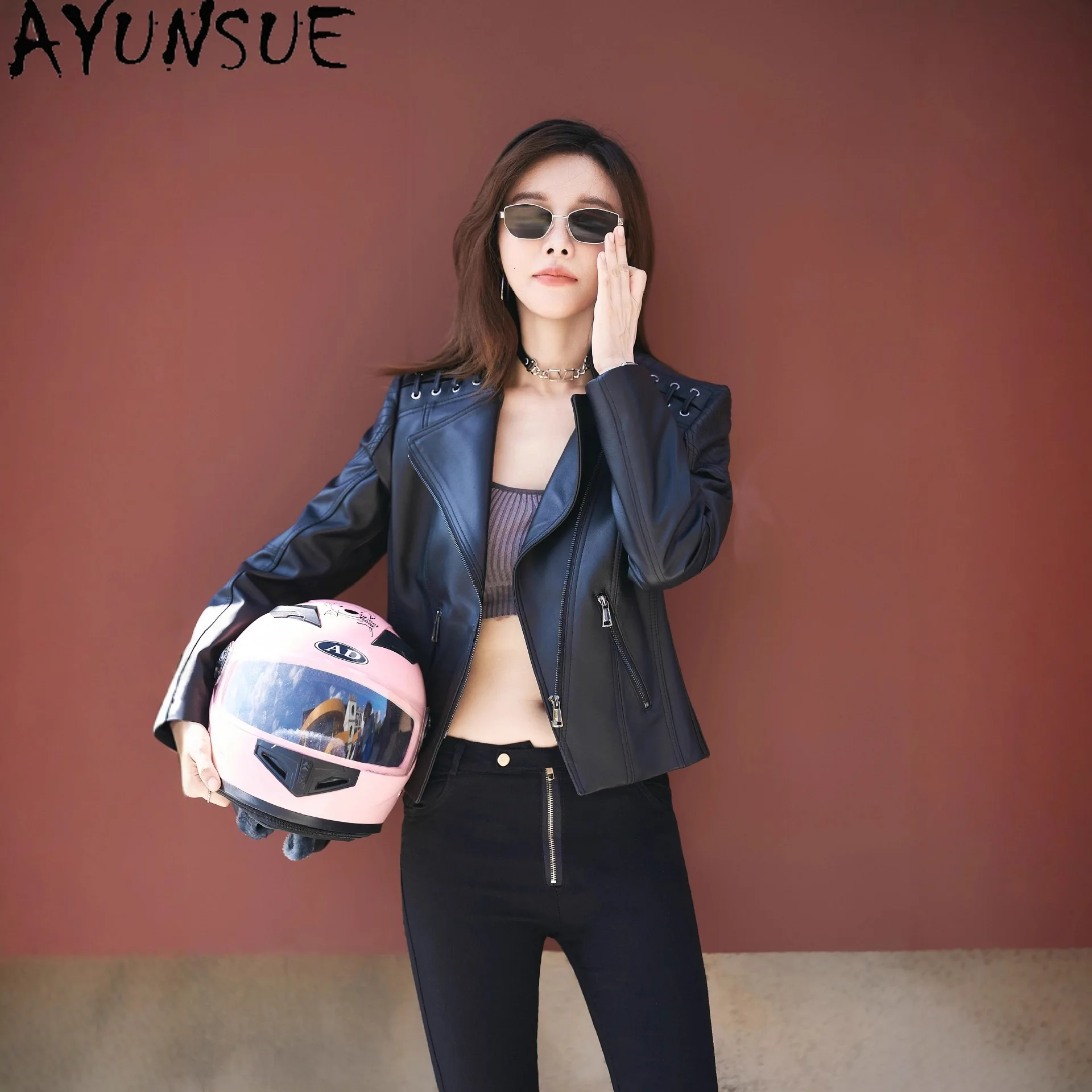 AYUNSUE Real Leather Jacket Women 2026 Autumn Sheepskin Coat Female Clothes Motocycle Jackets Short Slim Fit Casaco Feminino
AYUNSUE Real Leather Jacket Women 2026 Autumn Sheepskin Coat Female Clothes Motocycle Jackets Short Slim Fit Casaco Feminino