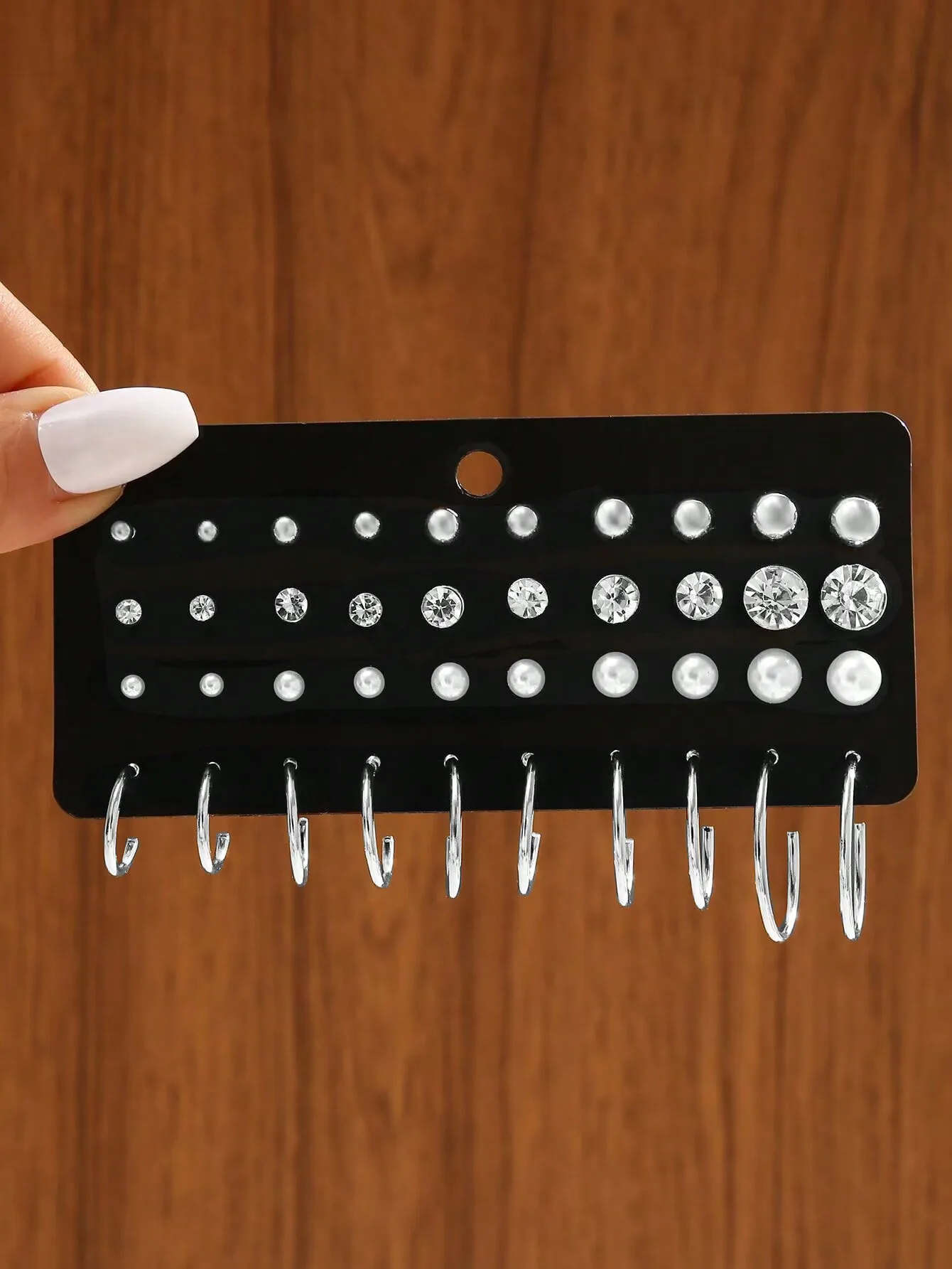 40pcs Pearl & Cubic Zirconia Stud Earrings Set for Women, Elegant Gift with Hoops
40pcs Pearl & Cubic Zirconia Stud Earrings Set for Women, Elegant Gift with Hoops