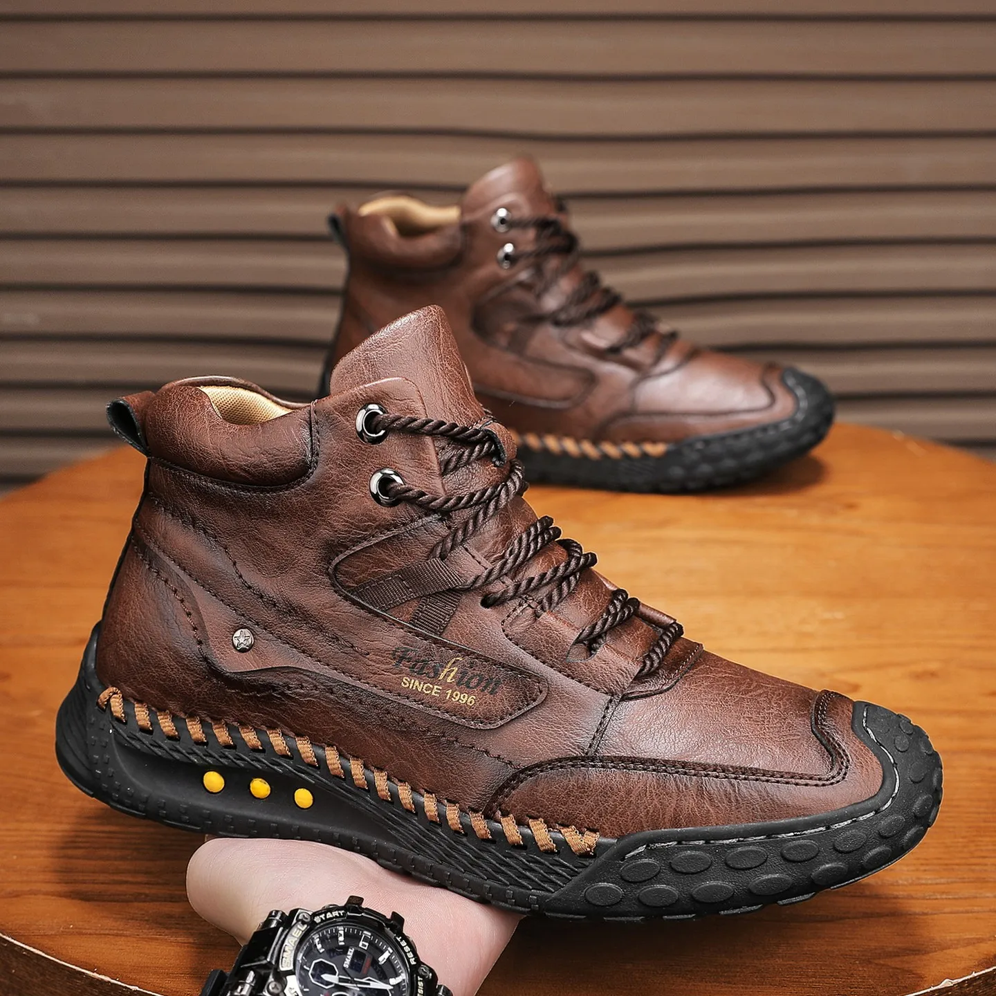 2025 New of Men's Boots for Autumn and Winter, Large-sized Retro Men's Leather Boots, Hand-sewn Outdoor Casual Ankle Boots
2025 New of Men's Boots for Autumn and Winter, Large-sized Retro Men's Leather Boots, Hand-sewn Outdoor Casual Ankle Boots