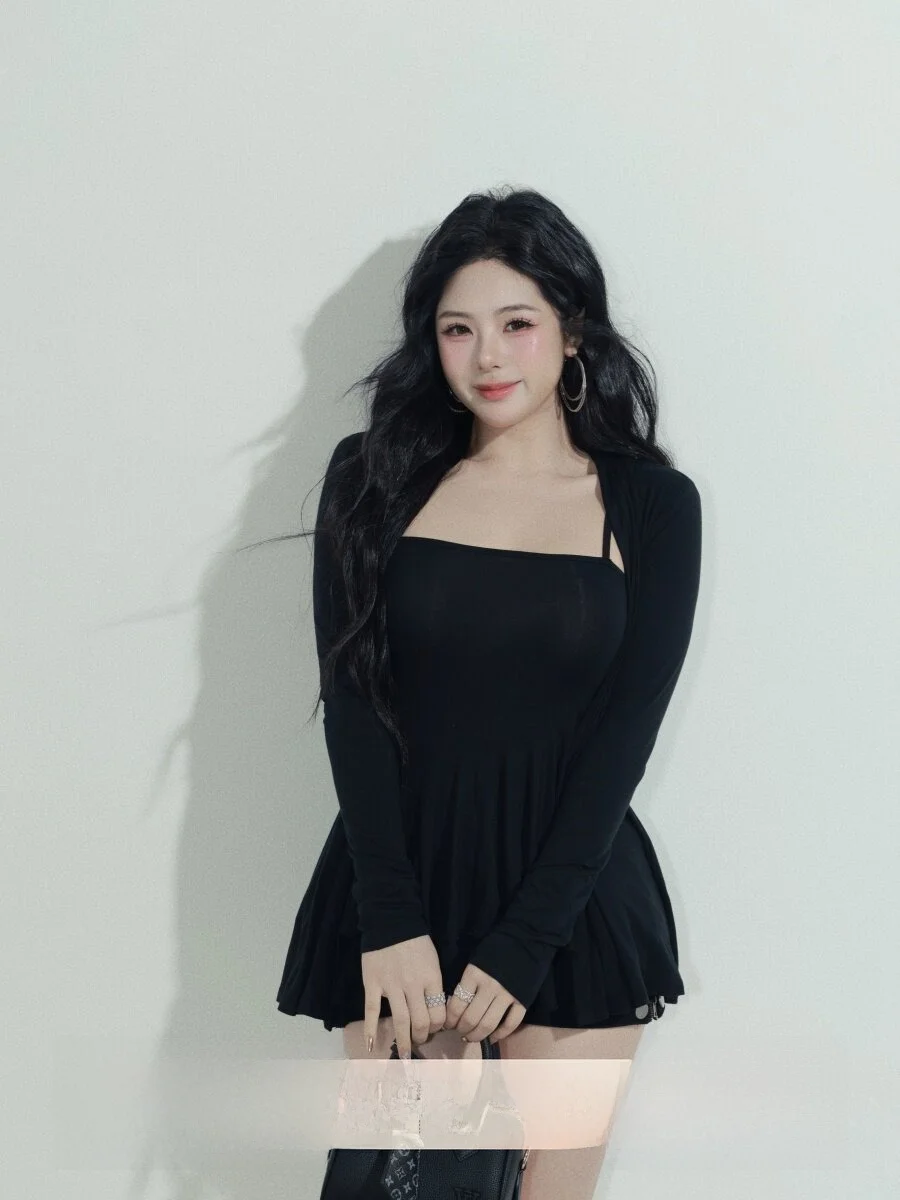 Cute Face Hero Lazy Beauty Black Strapless Dress Women's New Year Battle Robe High-End Feel Small Open Cardigan Two-Piece Set
Cute Face Hero Lazy Beauty Black Strapless Dress Women's New Year Battle Robe High-End Feel Small Open Cardigan Two-Piece Set