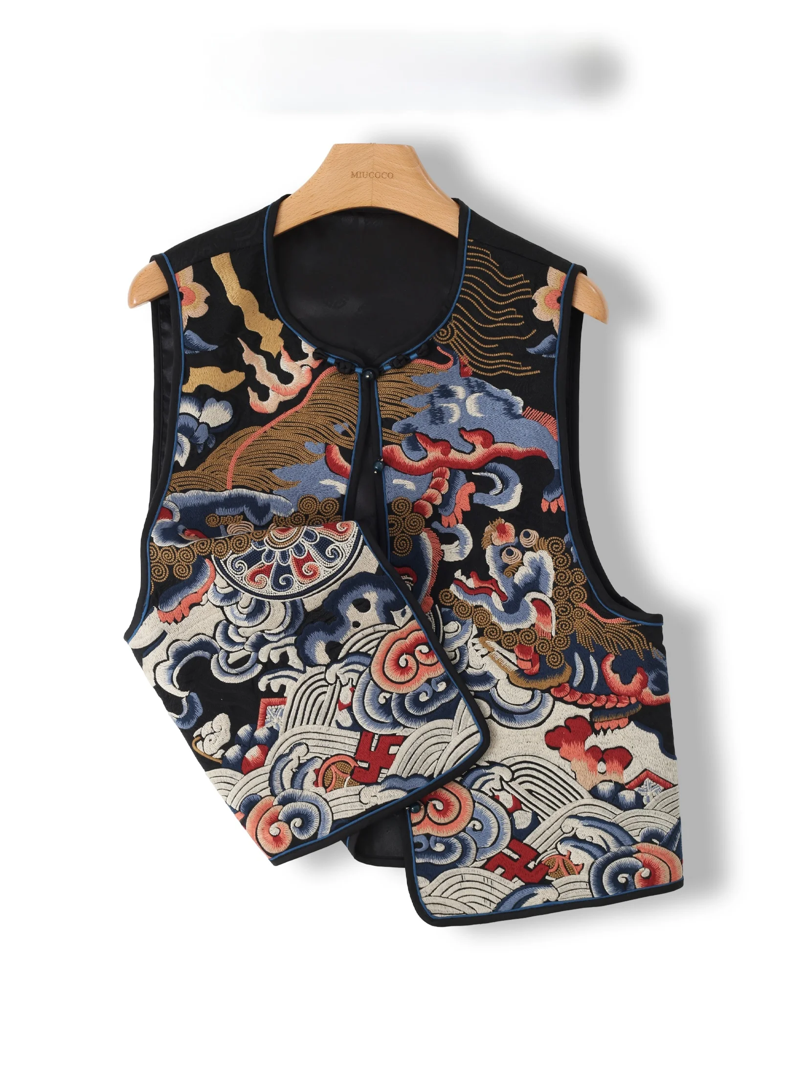 High-Quality Embroidered Vest Women's Retro Shoulder Pad Trendy Chinese Style Straight Tube Regular Length
High-Quality Embroidered Vest Women's Retro Shoulder Pad Trendy Chinese Style Straight Tube Regular Length