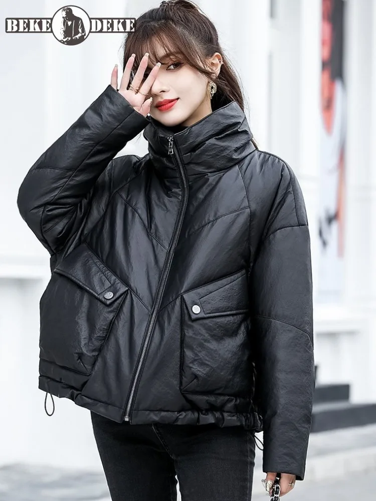 High Street Loose Fit New Winter Women Down Coat Stand Collar Zipper Casual Outerwear Fashion Punk Real Sheepskin Short Jacket
High Street Loose Fit New Winter Women Down Coat Stand Collar Zipper Casual Outerwear Fashion Punk Real Sheepskin Short Jacket