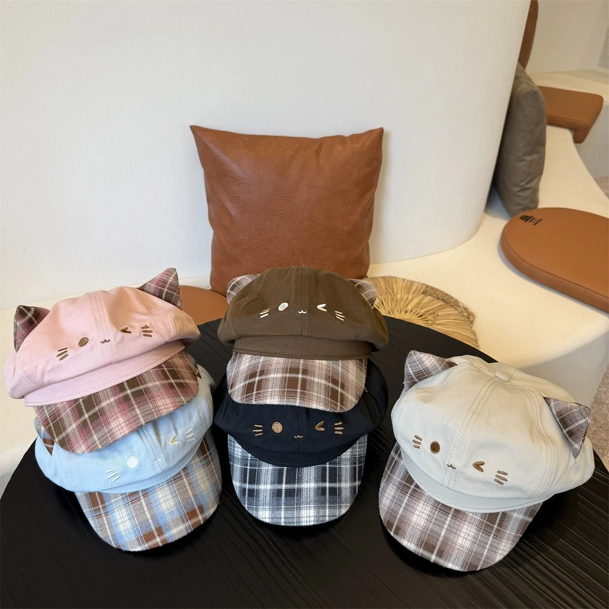 Cute Cat-Ear Checkered Beret for Girls: Versatile Spring/Fall Newsboy Cap, Octagonal Cap, Preppy-Style Painter's Cap
Cute Cat-Ear Checkered Beret for Girls: Versatile Spring/Fall Newsboy Cap, Octagonal Cap, Preppy-Style Painter's Cap