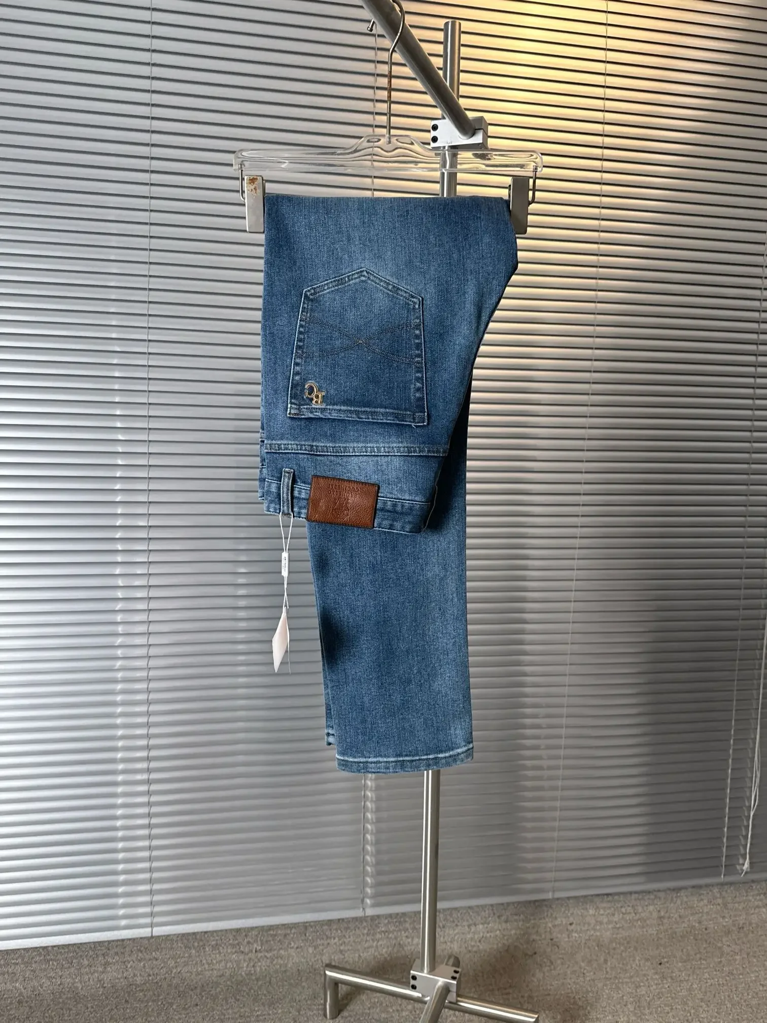 2024 DIKU New Fall/Winter Collection! Men's Casual Premium Straight Blue Jeans SIZE 29-42
2024 DIKU New Fall/Winter Collection! Men's Casual Premium Straight Blue Jeans SIZE 29-42
