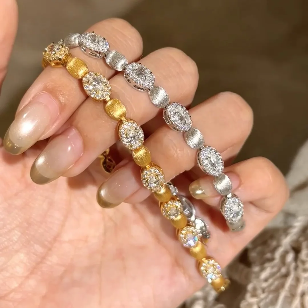 Foydjew French Retro Geometric Design Handmade Gold Color Bracelets Inlaid Full Zircon Bracelet Chain For Women 2024 New Trend
Foydjew French Retro Geometric Design Handmade Gold Color Bracelets Inlaid Full Zircon Bracelet Chain For Women 2024 New Trend