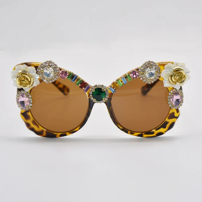Diamond Sunglasses Ladies Brand Designer Cat Eye Party Ladies Glasses Rhinestone Season Pearl Decoration Eyewear Sun Glasses
Diamond Sunglasses Ladies Brand Designer Cat Eye Party Ladies Glasses Rhinestone Season Pearl Decoration Eyewear Sun Glasses