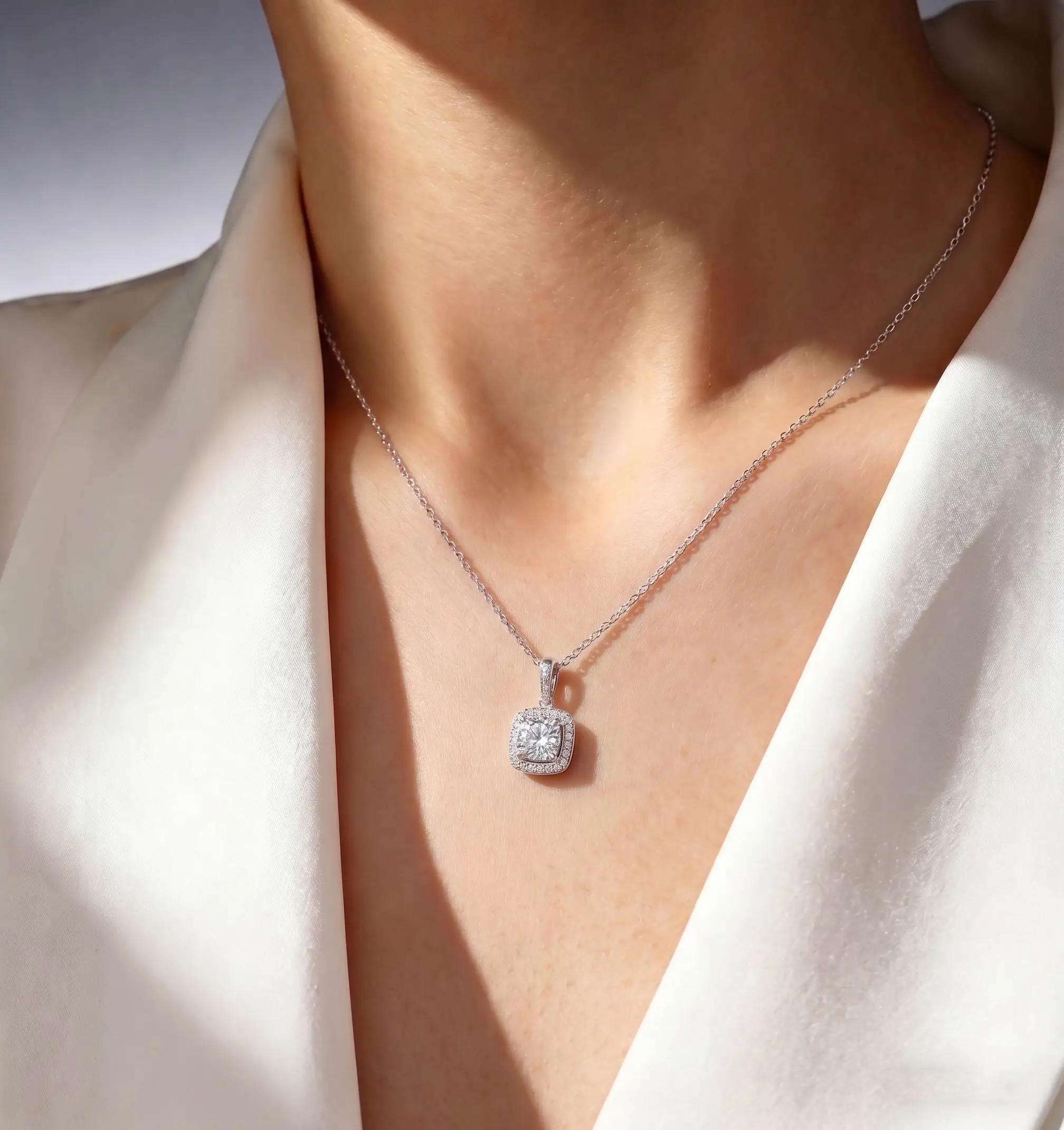 Shiny Pendant Necklace S925 Sterling Silver Exquisite Fashion Collarbone Chain Women's Wedding Party Daily Wear Gift
Shiny Pendant Necklace S925 Sterling Silver Exquisite Fashion Collarbone Chain Women's Wedding Party Daily Wear Gift