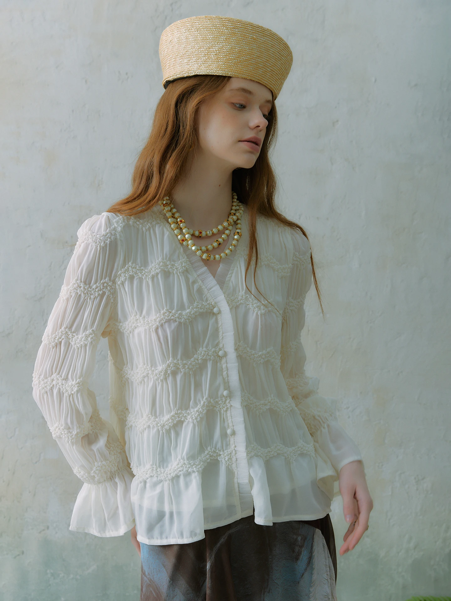 Romantic Bubble Pleat V-Neck Long Sleeve Women's Shirt Spring Season Chiffon Top Gentle Style Loose Fit Polyester Material
Romantic Bubble Pleat V-Neck Long Sleeve Women's Shirt Spring Season Chiffon Top Gentle Style Loose Fit Polyester Material
