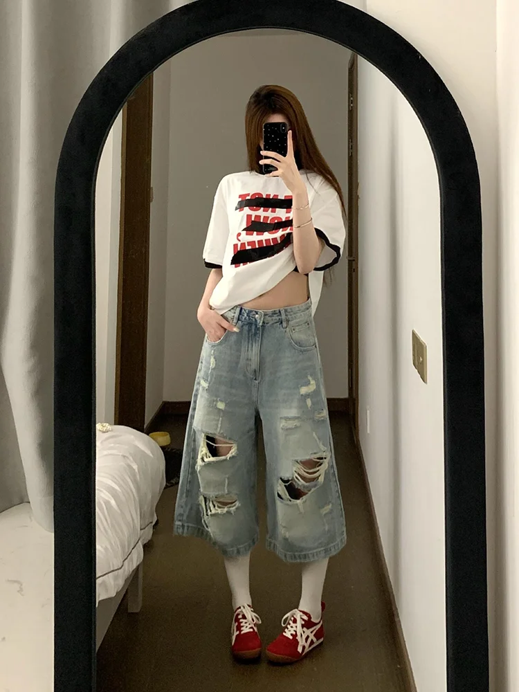 High Waist Wide Leg American Vintage Denim Shorts Women Summer Loose Slimming Drapey Casual Seven-Foot Jeans
High Waist Wide Leg American Vintage Denim Shorts Women Summer Loose Slimming Drapey Casual Seven-Foot Jeans