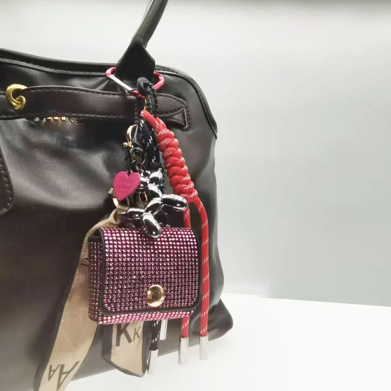 Ita сумка аксессуары сумка подвески портмоне кулон для сумки chanel женская сумка кошелек брелок мужской рюкзак украшение цепочка
Ita сумка аксессуары сумка подвески портмоне кулон для сумки chanel женская сумка кошелек брелок мужской рюкзак украшение цепочка