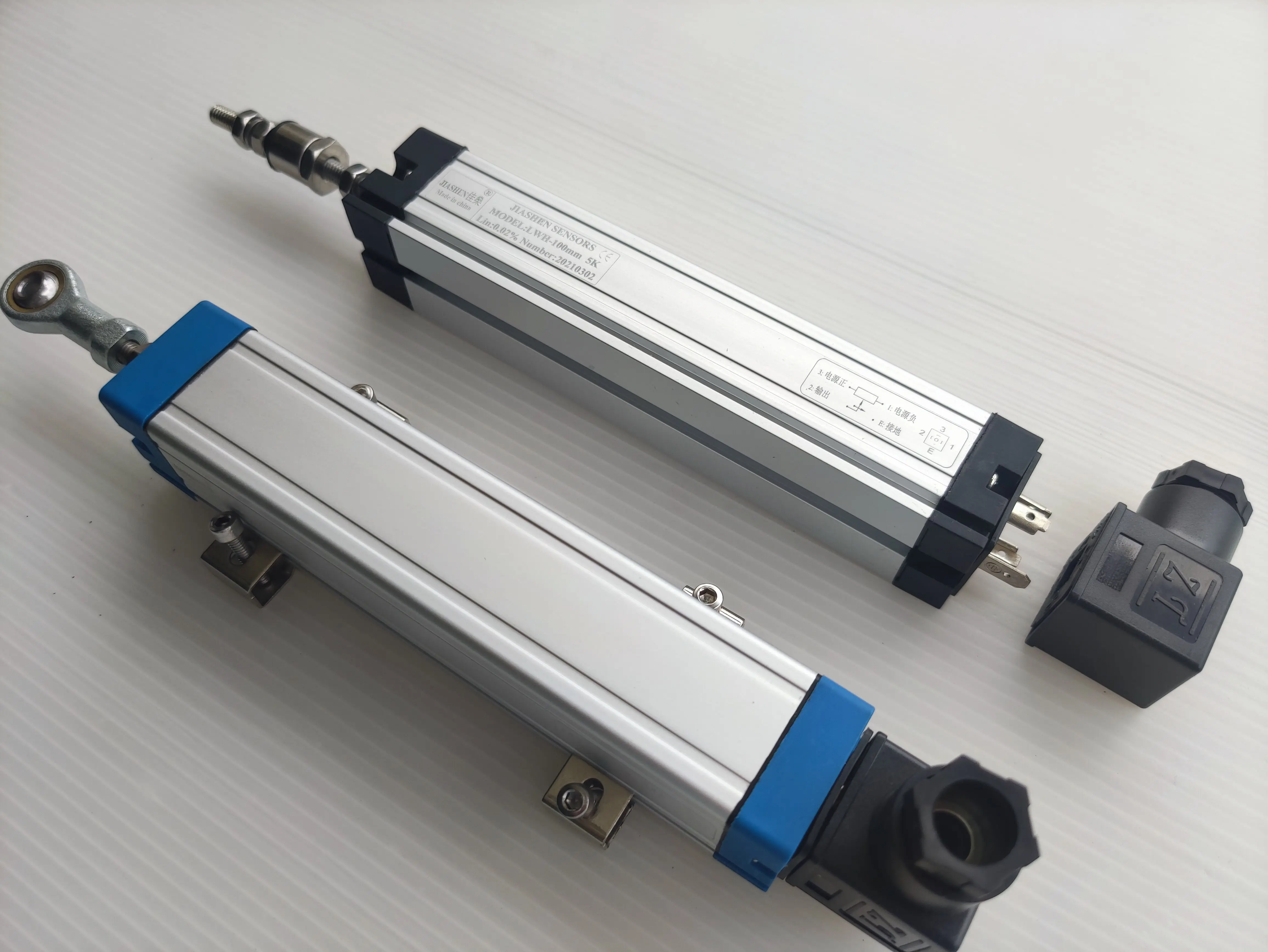 1Pcs for JIASHEN tie rod electronic ruler LWH-450 475 500 550 600 650 Hydraulic position sensor
1Pcs for JIASHEN tie rod electronic ruler LWH-450 475 500 550 600 650 Hydraulic position sensor