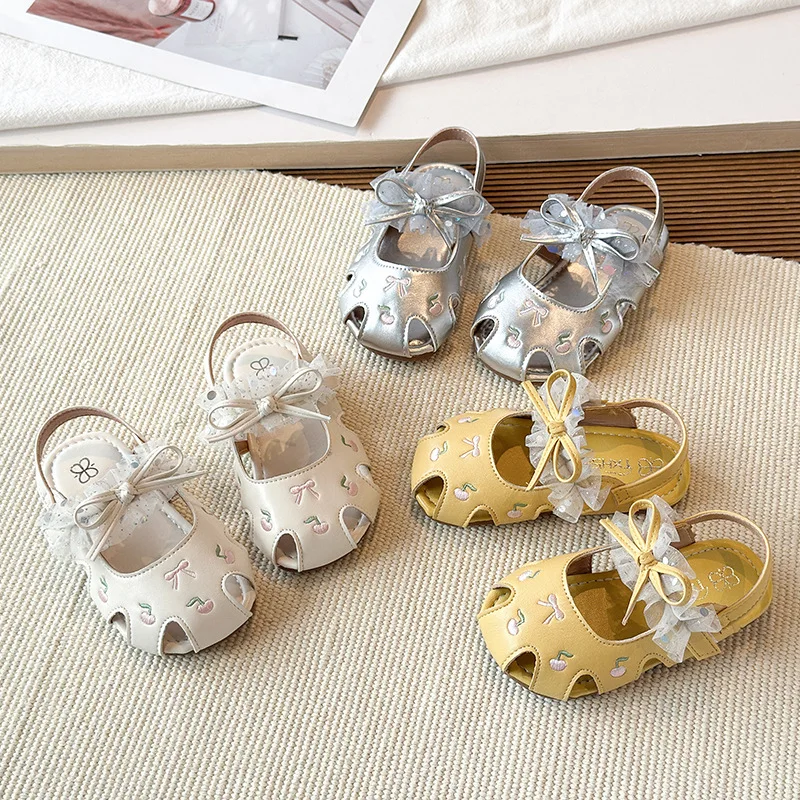 Girls Sandals Summer New Baby Bow Embroidered Closed Toe Princess Shoes Soft Sole Casual Shoes
Girls Sandals Summer New Baby Bow Embroidered Closed Toe Princess Shoes Soft Sole Casual Shoes