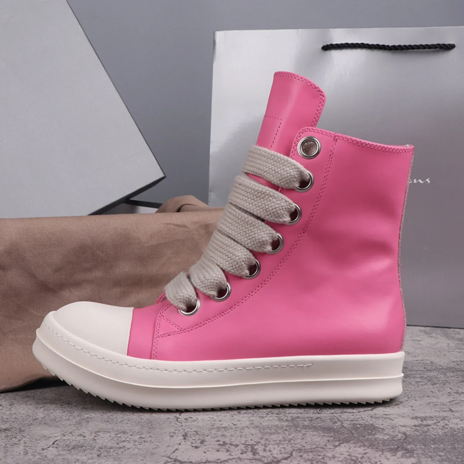Top Quality Casual Men Shoes Women Sneakers 35-48 Fashion Design Brand Ankle Boots Real Leather RO Thick soled Zip Flat Shoes
Top Quality Casual Men Shoes Women Sneakers 35-48 Fashion Design Brand Ankle Boots Real Leather RO Thick soled Zip Flat Shoes
