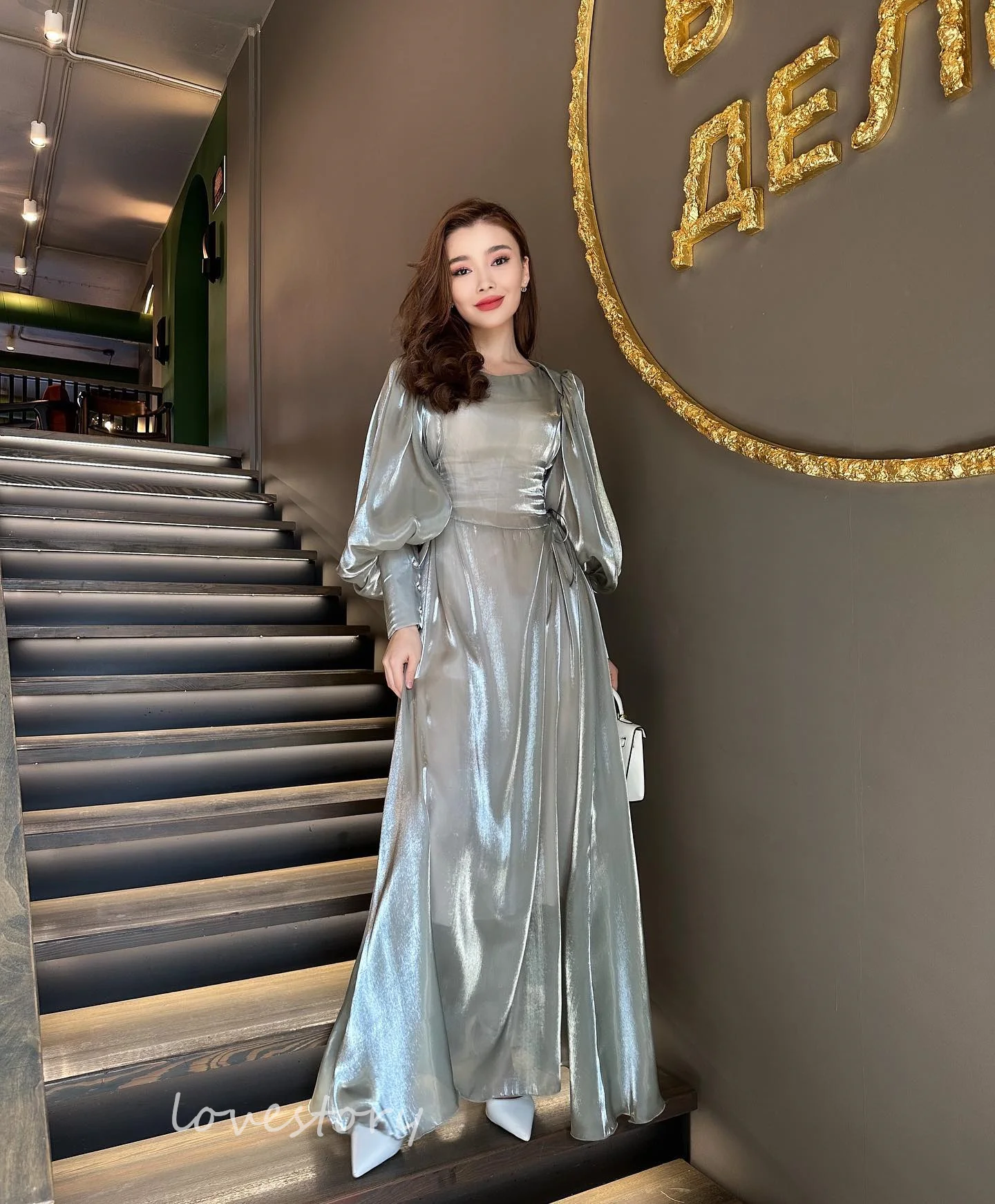 Lovestory O Neck Prom Dress 2024 Long Sleeve Silk Crease Cocktail Dress Long Formal Evening Party Dress 2024 robes de soirée
Lovestory O Neck Prom Dress 2024 Long Sleeve Silk Crease Cocktail Dress Long Formal Evening Party Dress 2024 robes de soirée