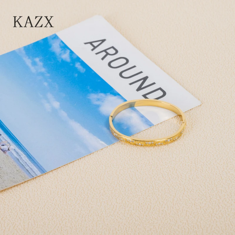 KAZX Delicate Engraved Leaf Zircon Bangle Stainless Steel Anti Oxidation Skin Friendly Minimalist Fashion Bracelet
KAZX Delicate Engraved Leaf Zircon Bangle Stainless Steel Anti Oxidation Skin Friendly Minimalist Fashion Bracelet
