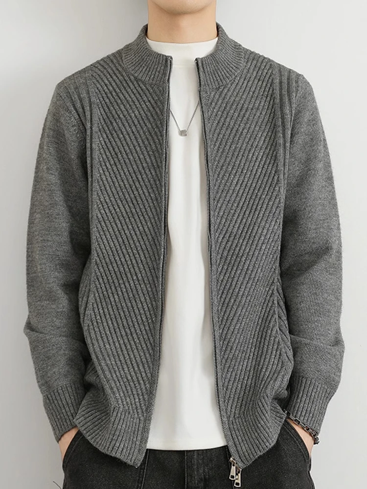 Spring Autumn Men's Knitted Zipper Cardigan Baseball Collar Sweater Jaet Trendy Plaid Design High-End Feel Thiened Long S...
Spring Autumn Men's Knitted Zipper Cardigan Baseball Collar Sweater Jaet Trendy Plaid Design High-End Feel Thiened Long S...