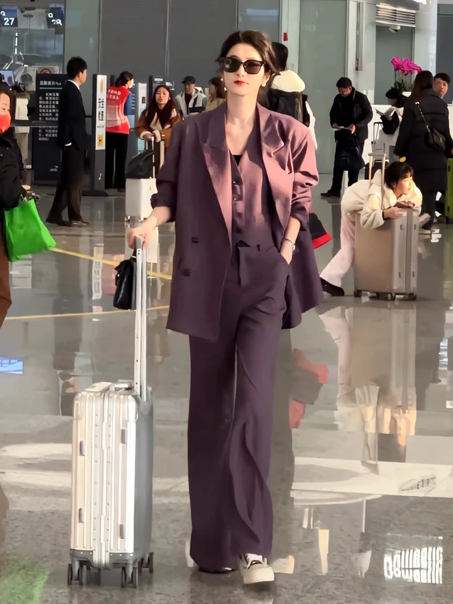 Professional Women's Suit Set Grape Purple V-neck Jacket Wide Leg Pants Three-piece Spring 2026 Fashion Workwear Ensemble
Professional Women's Suit Set Grape Purple V-neck Jacket Wide Leg Pants Three-piece Spring 2026 Fashion Workwear Ensemble