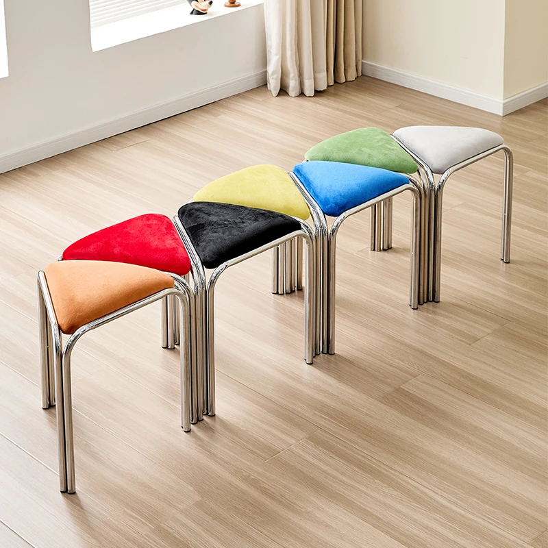 Штабелируемый запасной табурет с легким роскошным и элитным минималистским ощущением, треугольным винтажным стулом для макияжа
Штабелируемый запасной табурет с легким роскошным и элитным минималистским ощущением, треугольным винтажным стулом для макияжа