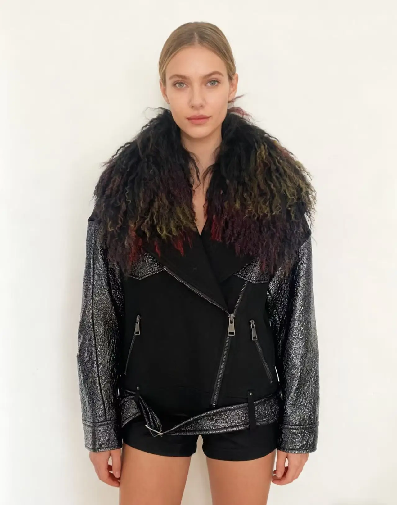 2025 Winter New Arrival Patchwork Leather Collar Heavy-Duty Detachable Fur Collar Slimming Multi-Pocket Fleece-Lined Jacket
2025 Winter New Arrival Patchwork Leather Collar Heavy-Duty Detachable Fur Collar Slimming Multi-Pocket Fleece-Lined Jacket