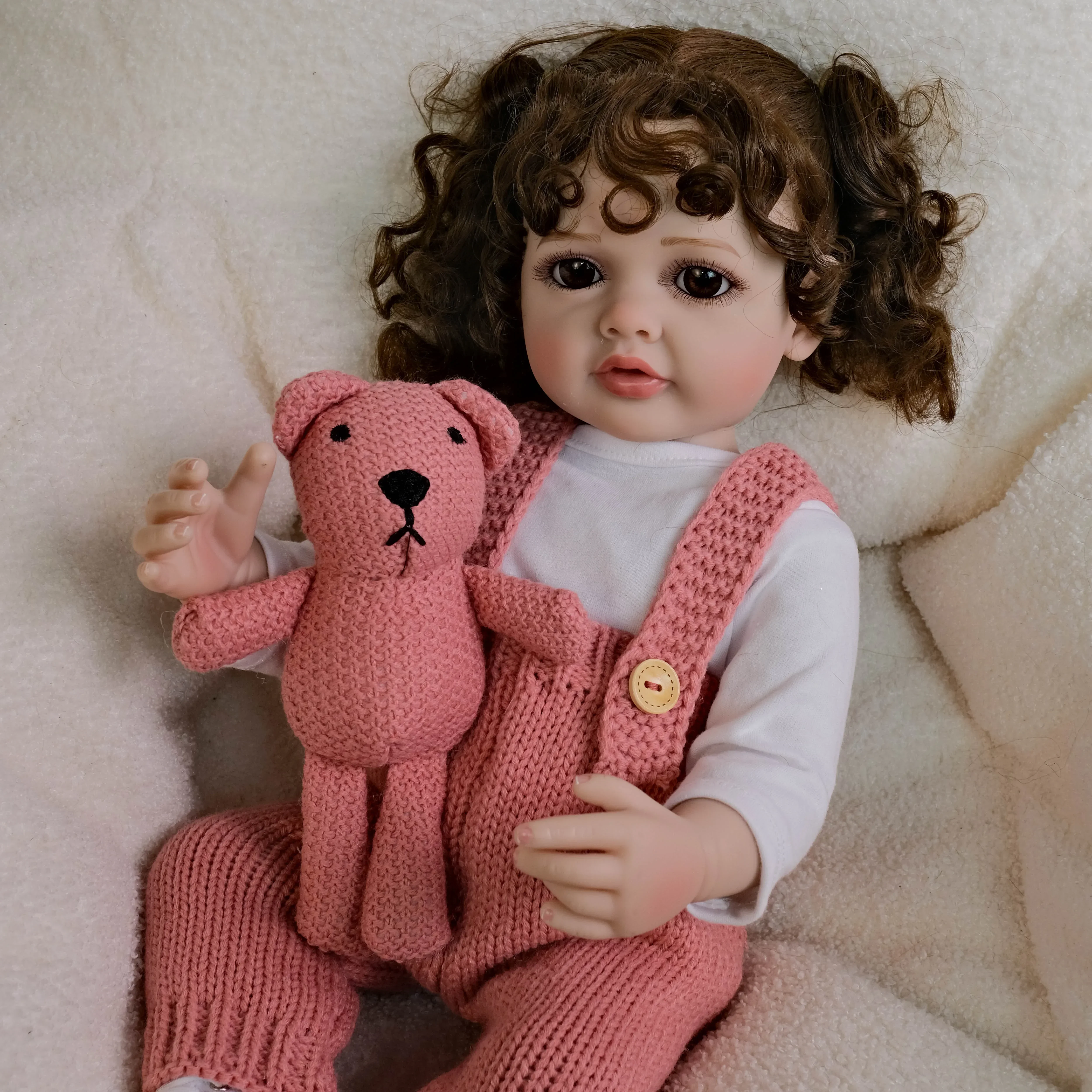 Кукла Реборн 55 см, реалистичная, из мягкого винила, с кудрявыми волосами, ручной работы, подарок на Рождество для детей
Кукла Реборн 55 см, реалистичная, из мягкого винила, с кудрявыми волосами, ручной работы, подарок на Рождество для детей