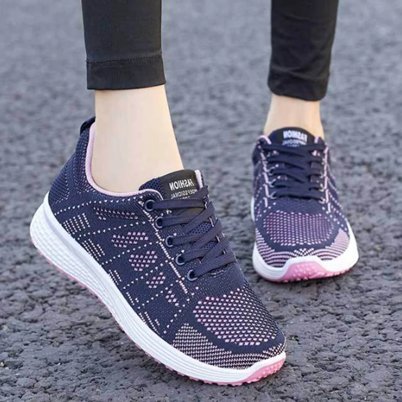 Женские повседневные кроссовки на платформе, дышащие кроссовки с сеткой, массивные летние спортивные теннисные туфли, роскошная вулканизированная обувь
Женские повседневные кроссовки на платформе, дышащие кроссовки с сеткой, массивные летние спортивные теннисные туфли, роскошная вулканизированная обувь
