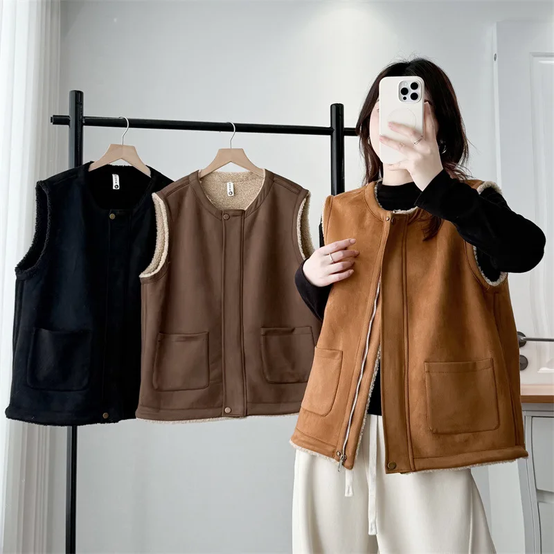 Autumn Winter Suede Fleece Vest For Women Round Neck with Pockets American Fashion Simple Retro Warm Thick Sleeveless Jackets
Autumn Winter Suede Fleece Vest For Women Round Neck with Pockets American Fashion Simple Retro Warm Thick Sleeveless Jackets