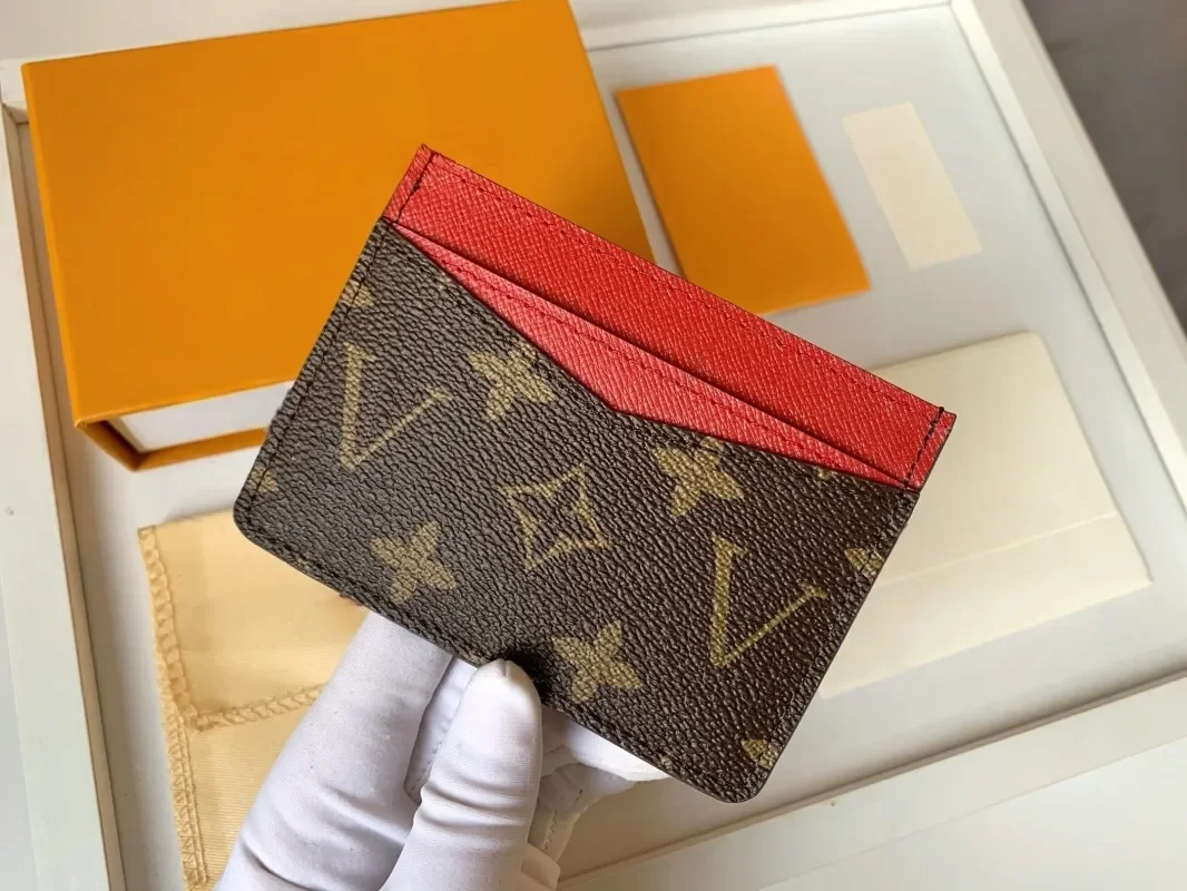 Designer Bags Fashion Shoulder Bags Chain Genuine Leather Embossed Crossbody Old Flower Chain Handbags Luxury bag Letters Stripe
Designer Bags Fashion Shoulder Bags Chain Genuine Leather Embossed Crossbody Old Flower Chain Handbags Luxury bag Letters Stripe