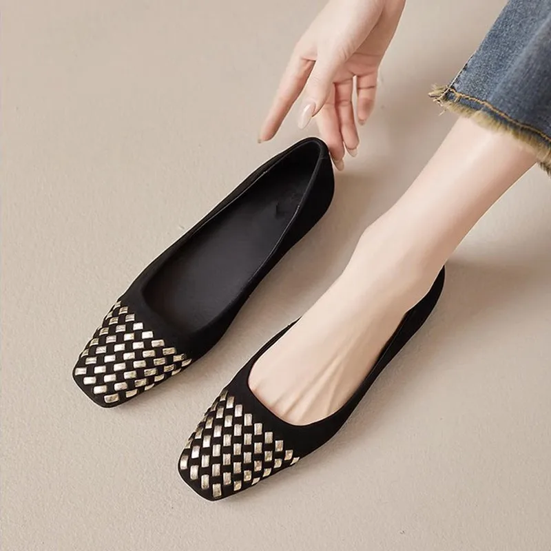 2025 Autumn Color-Blocked Soft Leather Retro Style Shoes with Soft Sole Mid-Heel, Versatile Square Toe Wedge Heel, Low-Cut Style
2025 Autumn Color-Blocked Soft Leather Retro Style Shoes with Soft Sole Mid-Heel, Versatile Square Toe Wedge Heel, Low-Cut Style