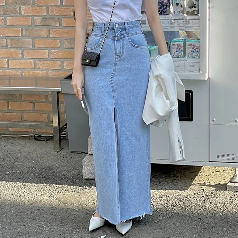 High Waist Chic Retro Versatile Slimming Frayed Slit Denim Skirt for Women Commute Sle Cotton Material A-Line Silhouette
High Waist Chic Retro Versatile Slimming Frayed Slit Denim Skirt for Women Commute Sle Cotton Material A-Line Silhouette