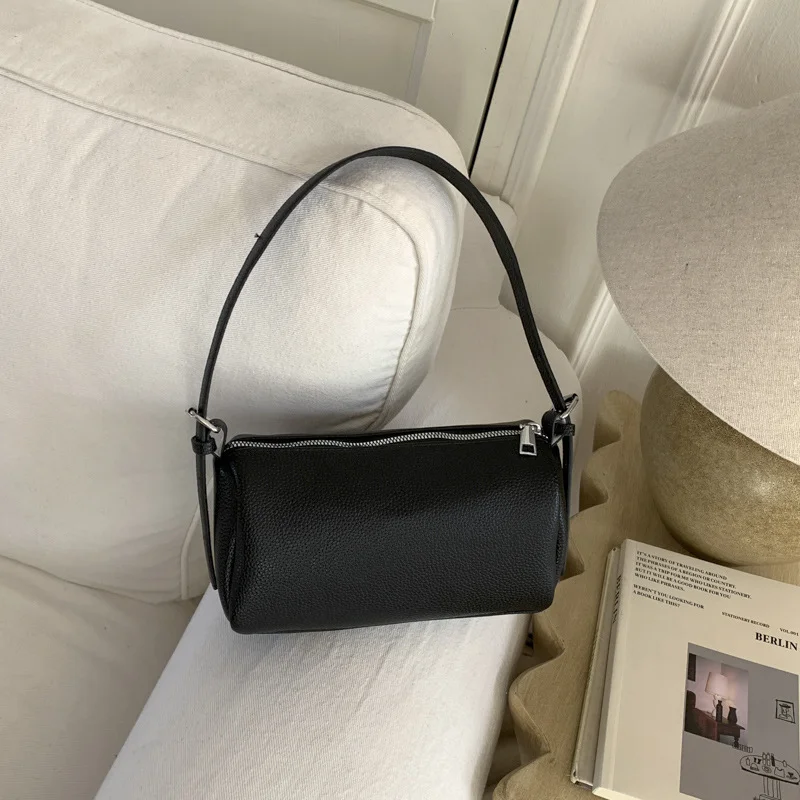 Сумка-подушка из натуральной кожи в корейском стиле 2026 года, на одно плечо, городская, простая, модная, круглая, в форме тубуса
Сумка-подушка из натуральной кожи в корейском стиле 2026 года, на одно плечо, городская, простая, модная, круглая, в форме тубуса