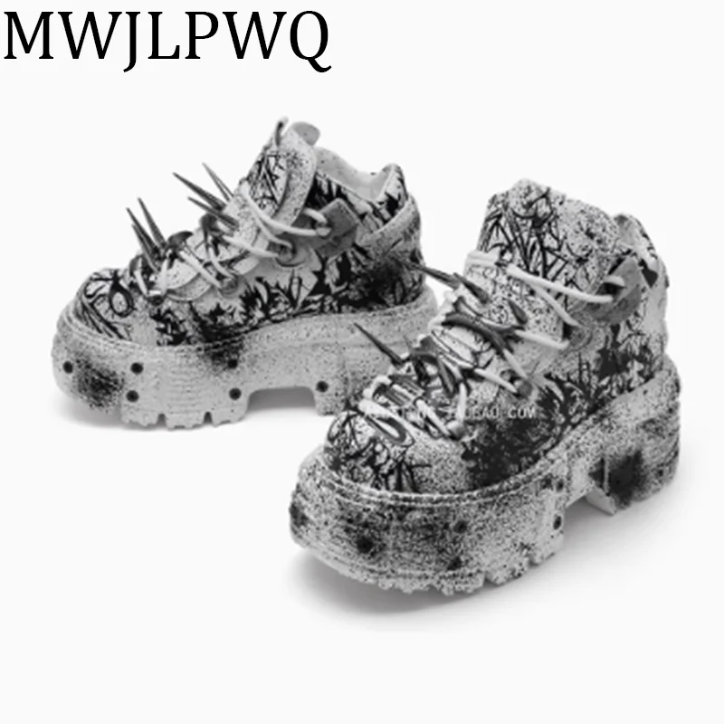 MWJLPWQ Men's Tide Punk Printed Airspay Leather Shoes High Street Niche Design Thicken Bottom Increase Unisex Footwear 010551
MWJLPWQ Men's Tide Punk Printed Airspay Leather Shoes High Street Niche Design Thicken Bottom Increase Unisex Footwear 010551
