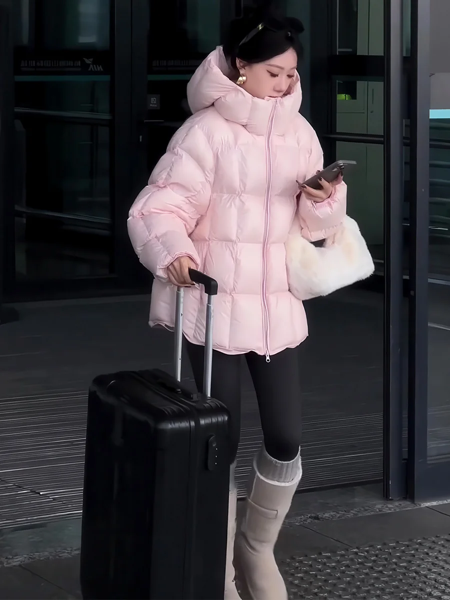Легкий женский пуховик Ele: розовое пуховое пальто в корейском стиле, повседневное, свободного кроя, новинка зимы
Легкий женский пуховик Ele: розовое пуховое пальто в корейском стиле, повседневное, свободного кроя, новинка зимы