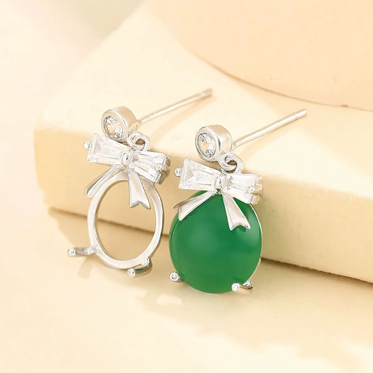 925 Sterling Silver Bow Earrings Blanks Bezel Trays fit 10mm Round Cabochons for DIY Jewelry Making Earrings Making
925 Sterling Silver Bow Earrings Blanks Bezel Trays fit 10mm Round Cabochons for DIY Jewelry Making Earrings Making