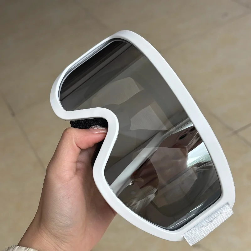 Anti-Fog Ski Goggles Windproof Snowboard Glasses Winter Outdoor Sports Skiing Eyewear for Motorcycle Off-Road Helmet Compatible
Anti-Fog Ski Goggles Windproof Snowboard Glasses Winter Outdoor Sports Skiing Eyewear for Motorcycle Off-Road Helmet Compatible