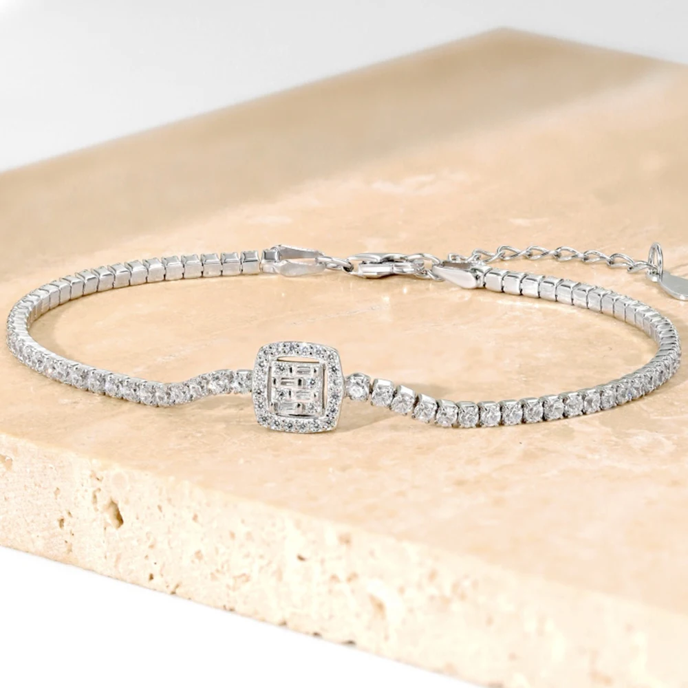 Real S925 Sterling Silver Tennis Bracelet Rectangular Full Diamond Bracelet Women's Luxury Jewelry Shiny 5A Zircon Gift Party
Real S925 Sterling Silver Tennis Bracelet Rectangular Full Diamond Bracelet Women's Luxury Jewelry Shiny 5A Zircon Gift Party