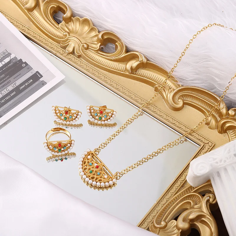 New Jewelry Set Necklace Bracelet Earrings Necklace Women's Diamond Set High end Collar Chain Jewelry
New Jewelry Set Necklace Bracelet Earrings Necklace Women's Diamond Set High end Collar Chain Jewelry
