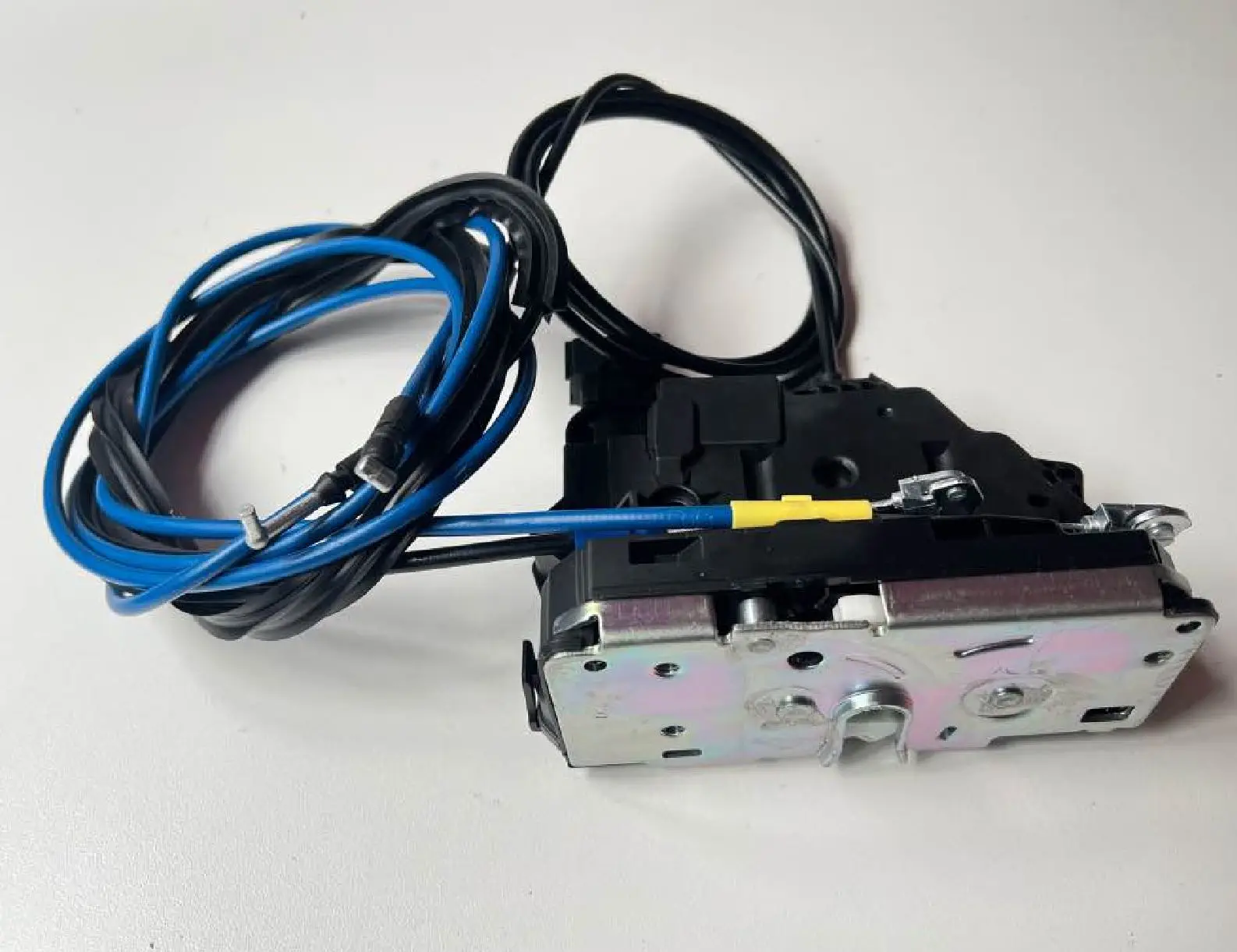 Защелка правой раздвижной двери для RAM PROMASTER 1500 2014-2018 68226178AD 68169435AA 68226178AA 68226178AB
Защелка правой раздвижной двери для RAM PROMASTER 1500 2014-2018 68226178AD 68169435AA 68226178AA 68226178AB
